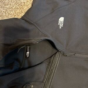 Ladies North Face Barr Lake softshell jacket new with tags. gray/black size XL